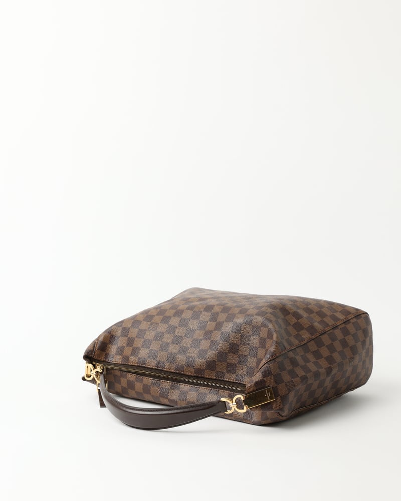 10662_4e329c3bad-2240000190396-5-full