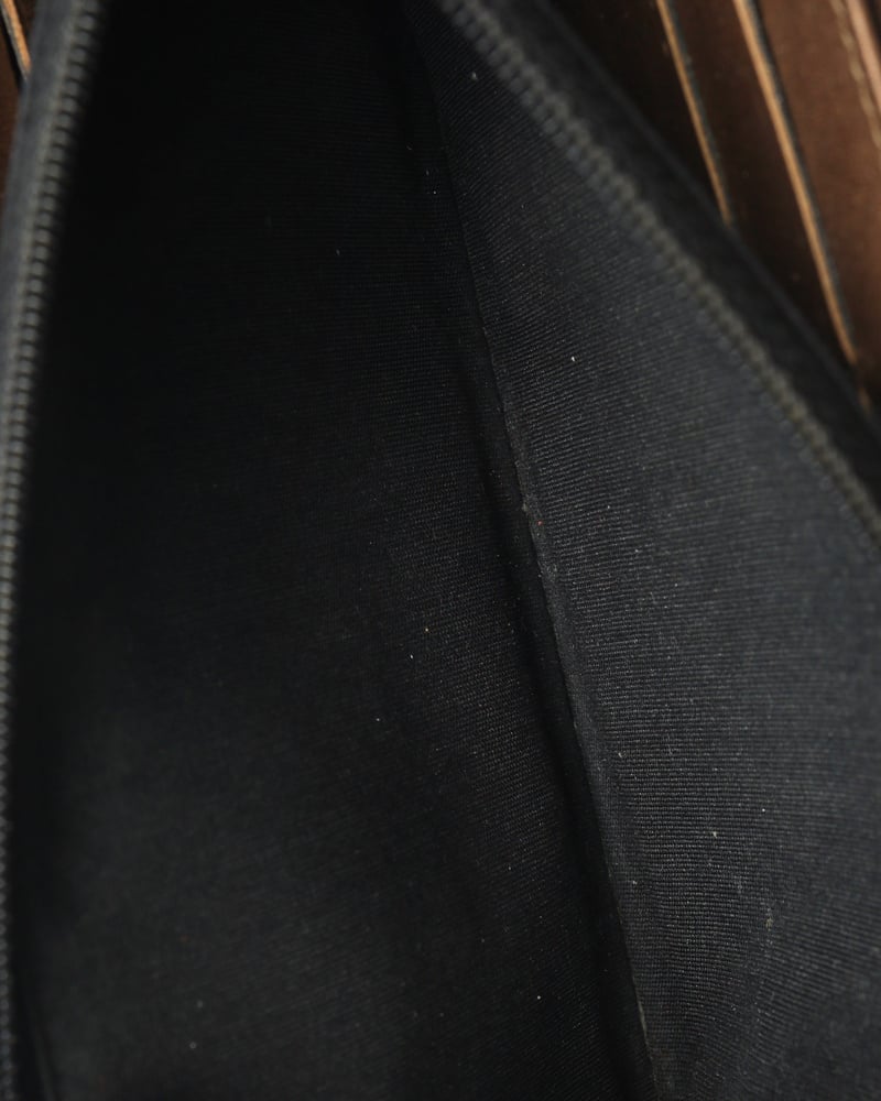 16084_de5b5eb86b-785-236399-full