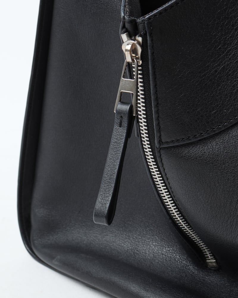 16210_528520231d-ap086251-10-full