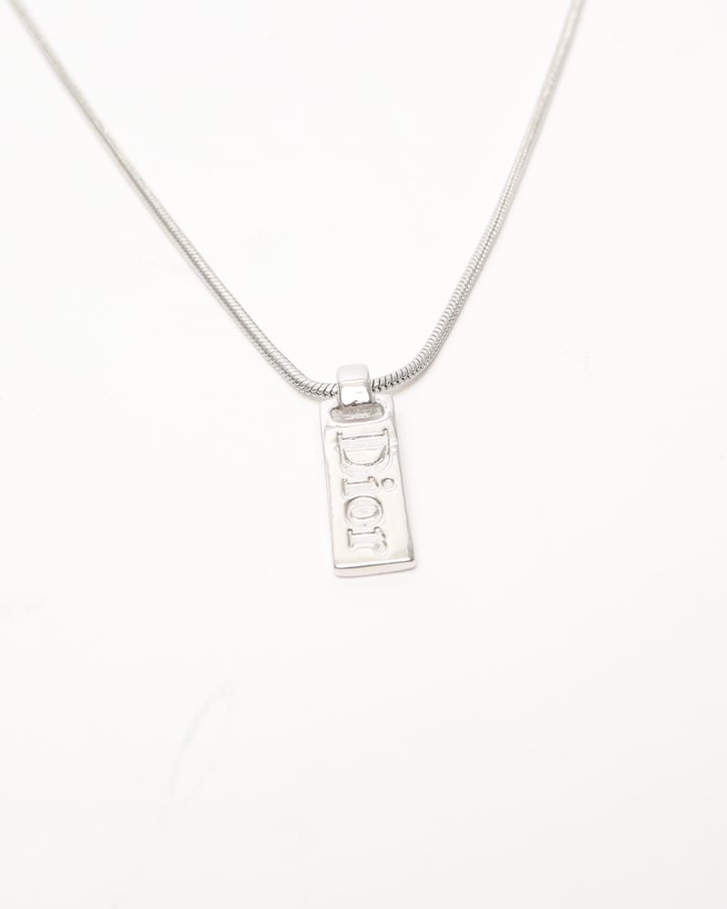 18075_2a4b4b427d-2240004399894_3-full