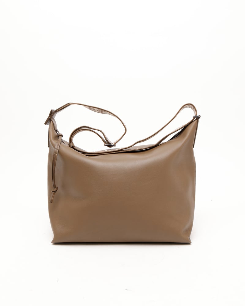 20039_42731b8628-ap096172_1-full