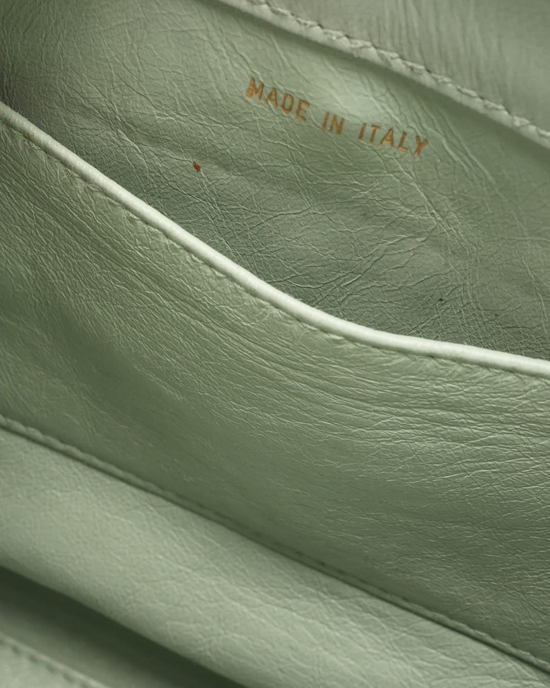 21933_3e6e0786ef-2250000271490_16-full