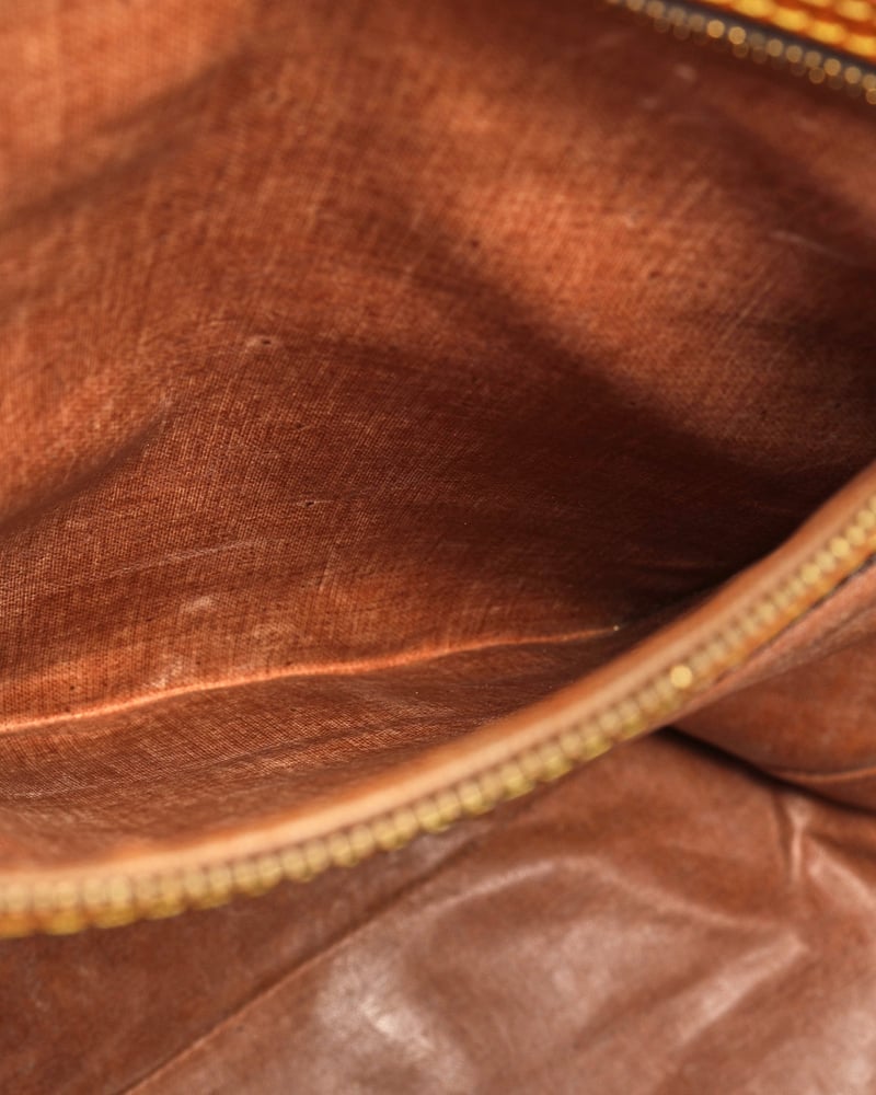 22454_a068664658-2250000509371_16-full