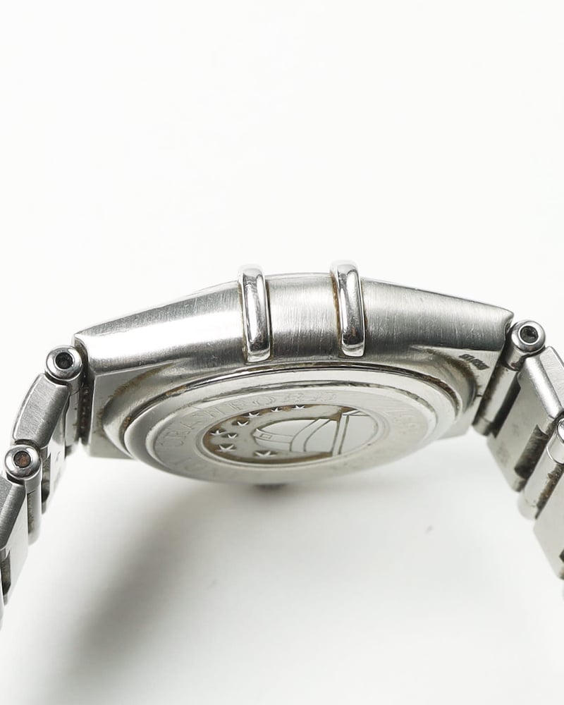 23061_b25a56af8d-2250000476659_4-full