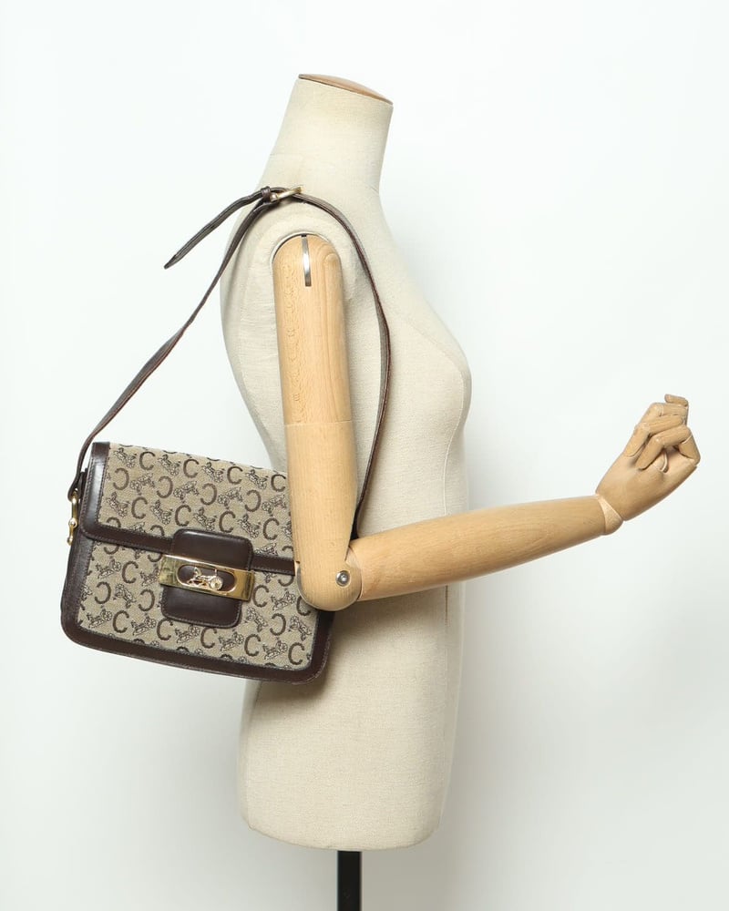 28454_c3e558db0d_file-full