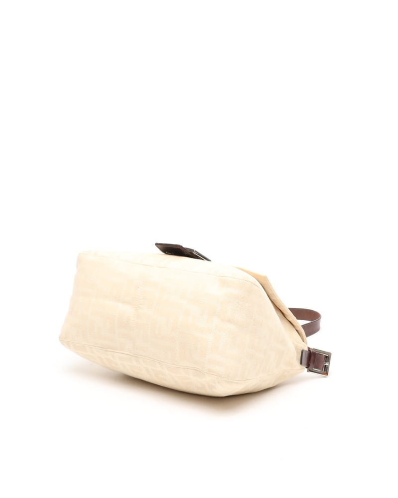 35720_840-37011_4-full