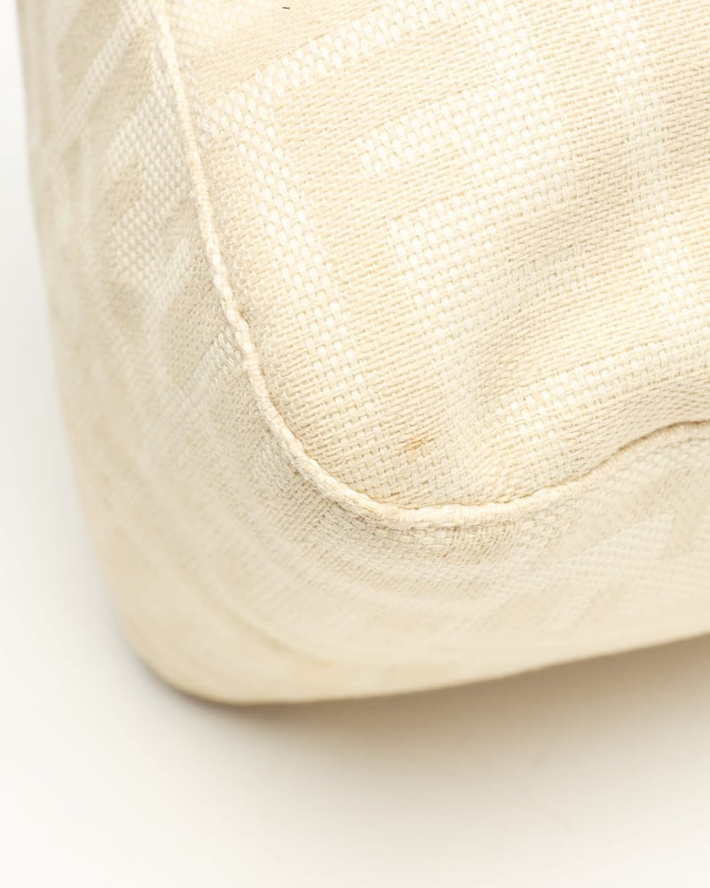 35720_840-37011_9-full