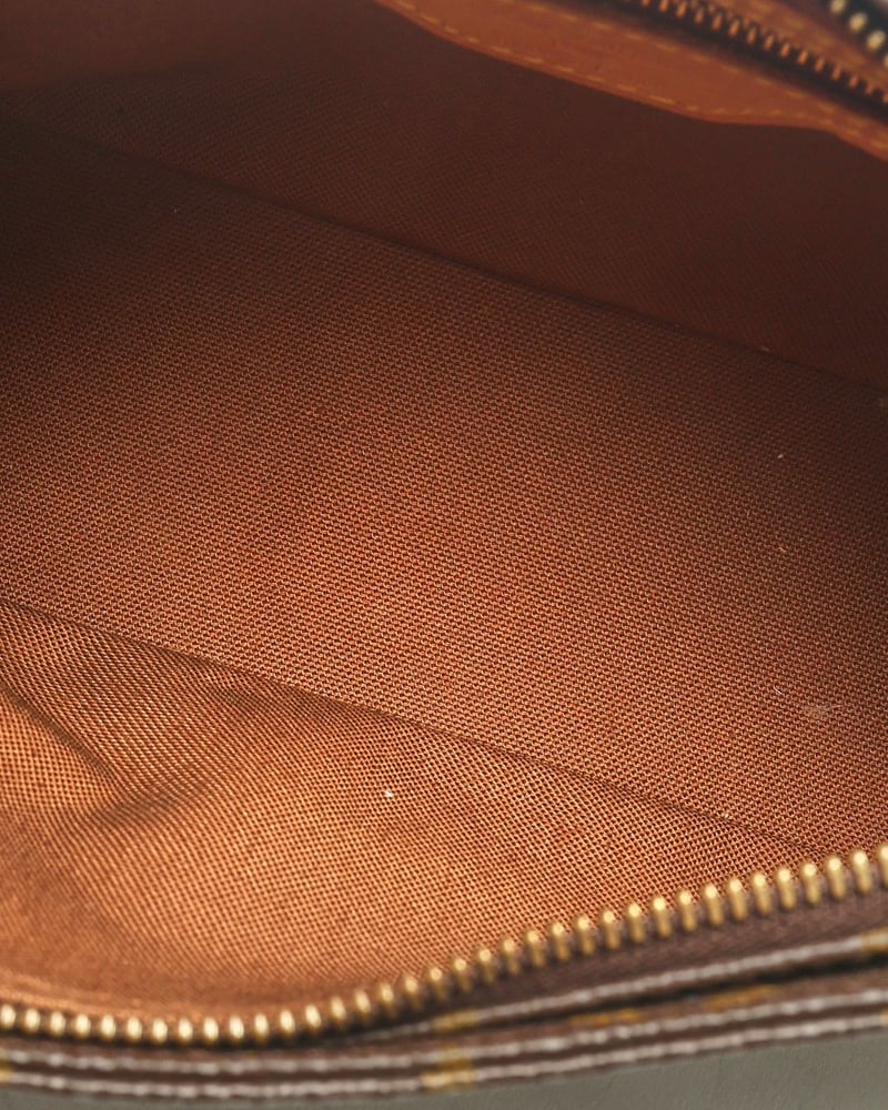 39540_3dbf440661_file-full