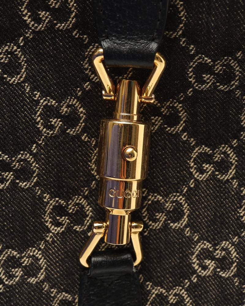 39794_02495589fc_file-full