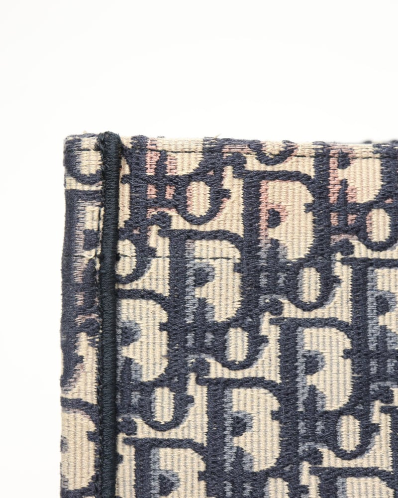 42703_4049f34d38_file-full