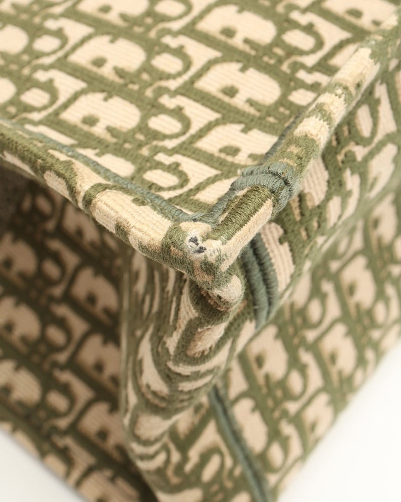 42704_b9db2a9725_file-full