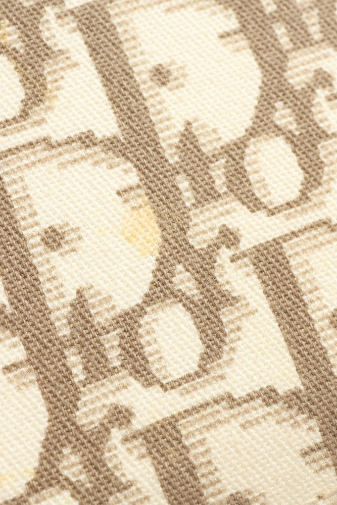 44394_2753380794_file-full