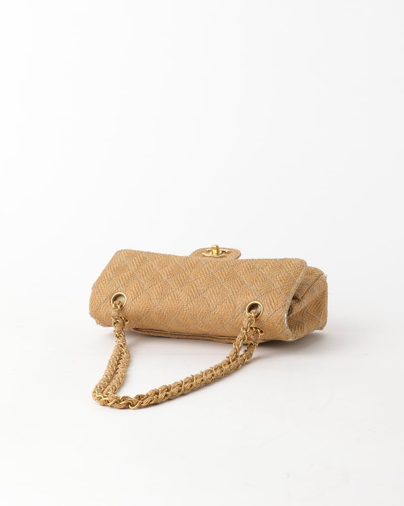 972_e8acc05929-222297817-5-full