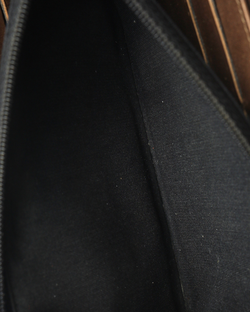 16084_de5b5eb86b-785-236399-full