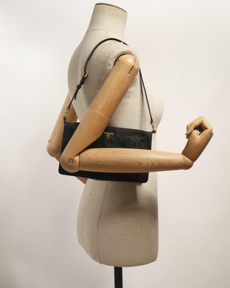 16467_a47d641177-22400036564556-full