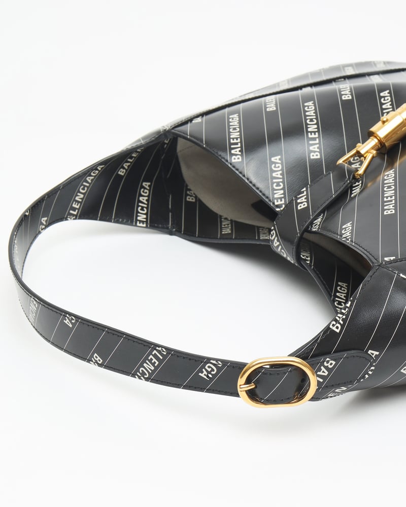 17879_9b12ca617e-792-33126_6-full