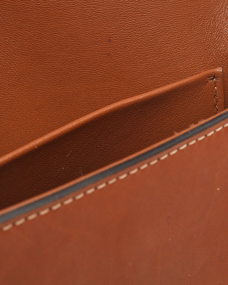 18016_4151609091-ap092098_12-full