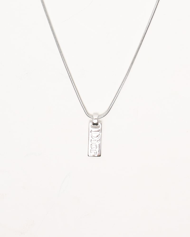 18075_08bf2a10da-2240004399894_1-full