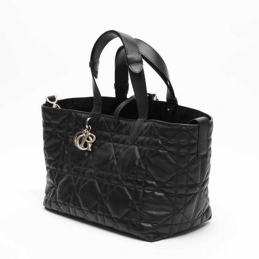 21338_d5504f322d-wz444116_2-square