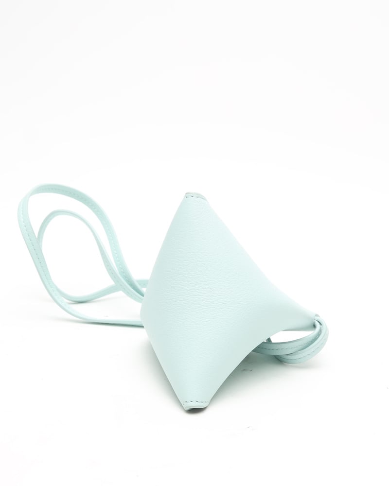 21807_e934b15c41-2250000459003_4-full