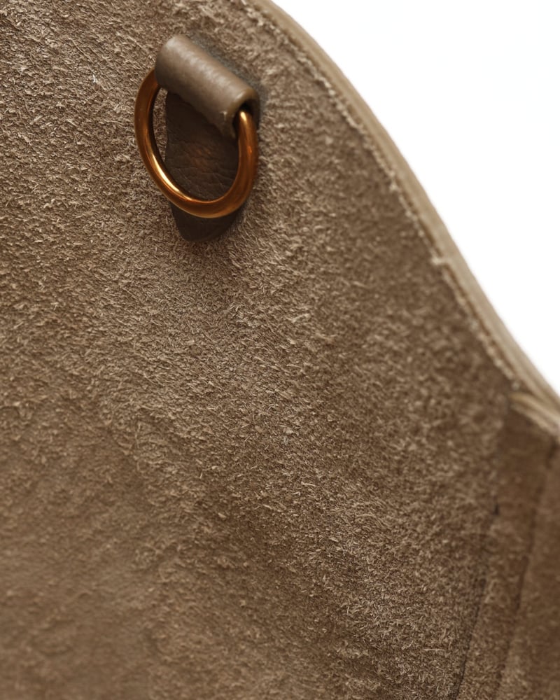 21887_e11d8751bf-ap101704_10-full