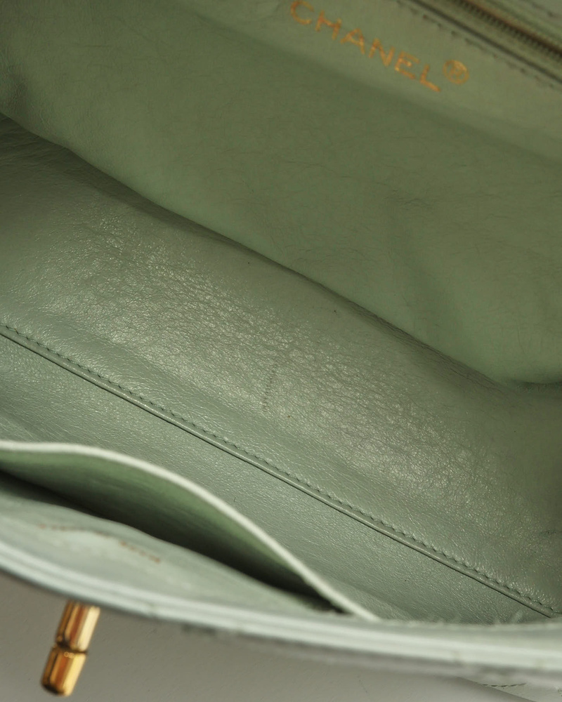 21933_4349e3f439-2250000271490_13-full