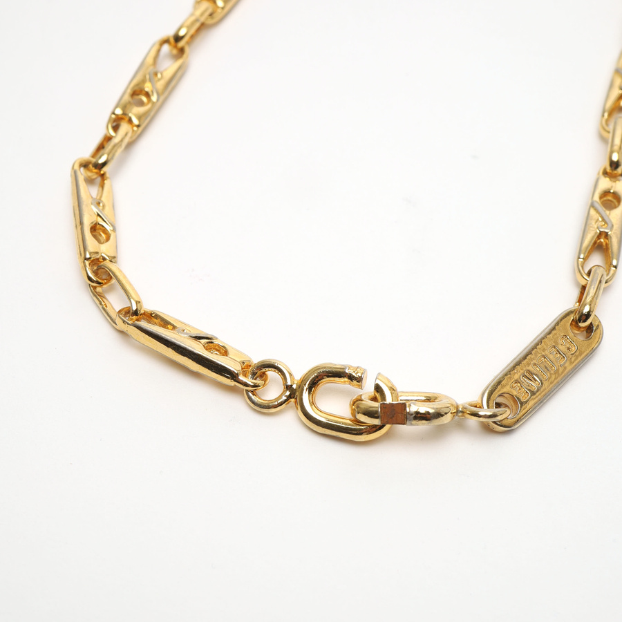 21984_15e61f4b9a-806-36064_4-square