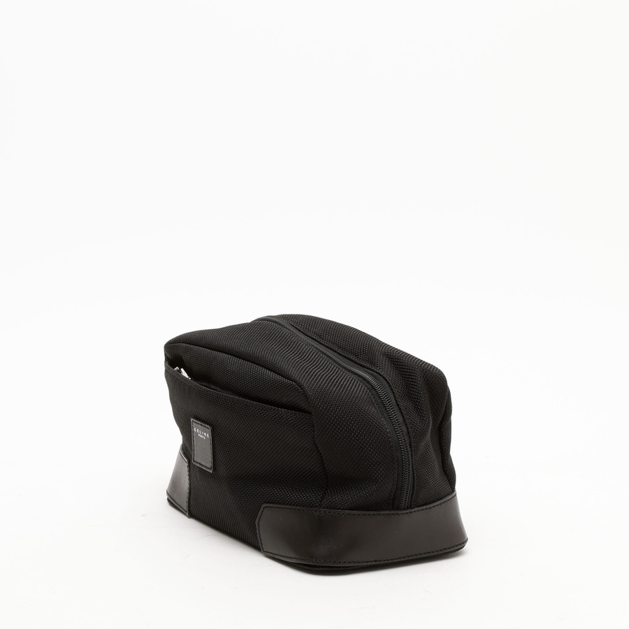 22100_883df9e8e4-805-47443_2-square