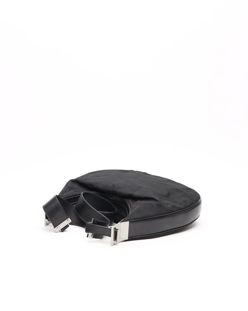 24083_212162f66d_file-full