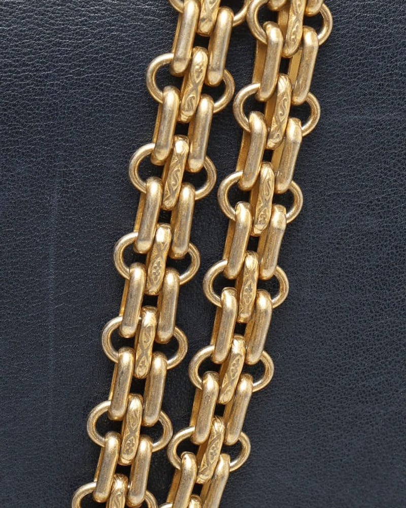 24912_5b5c00f000_file-full