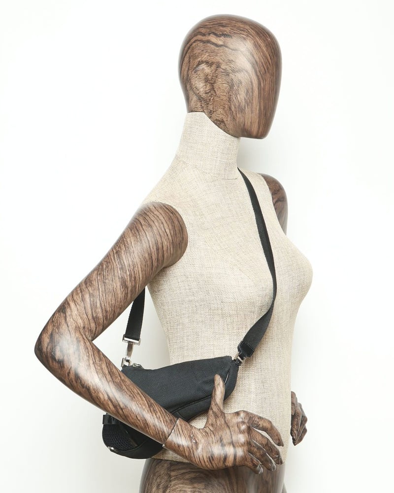 29301_7050d470ce_file-full