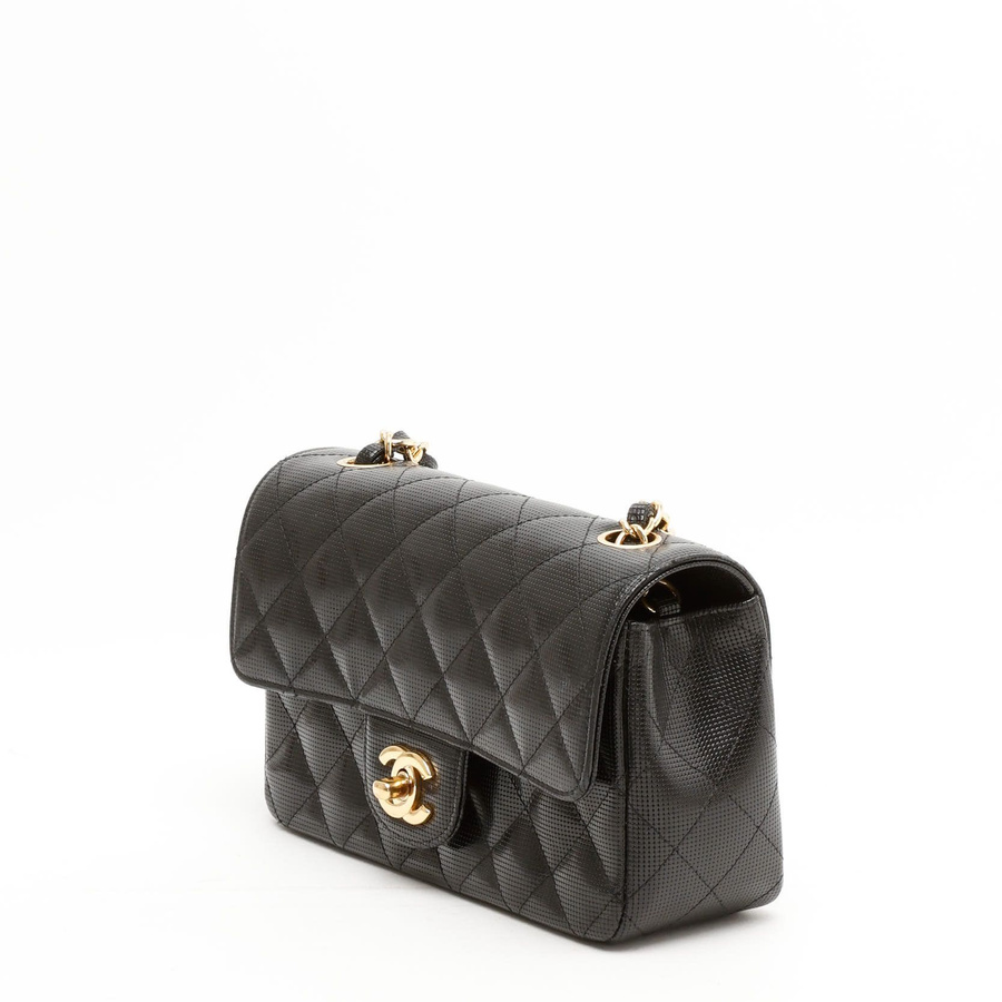 31086_daecab14f5_file-square