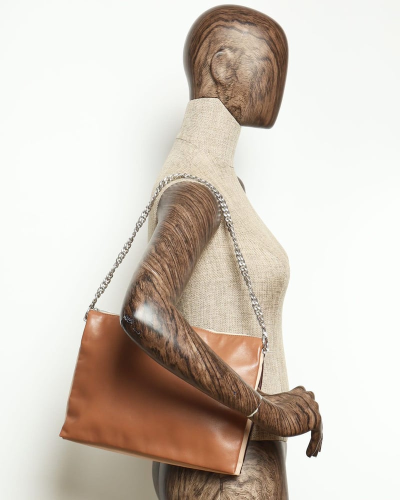 31568_4de6c93113_file-full