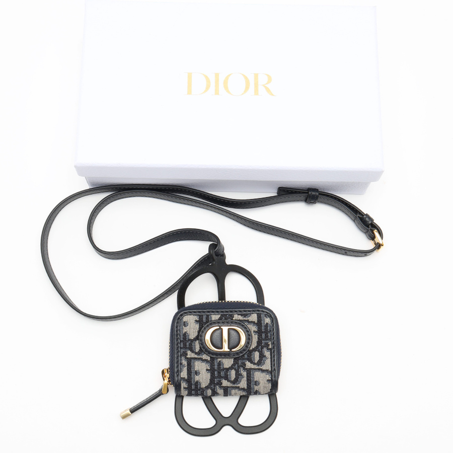 34228_5a63d6fa7e_file-square