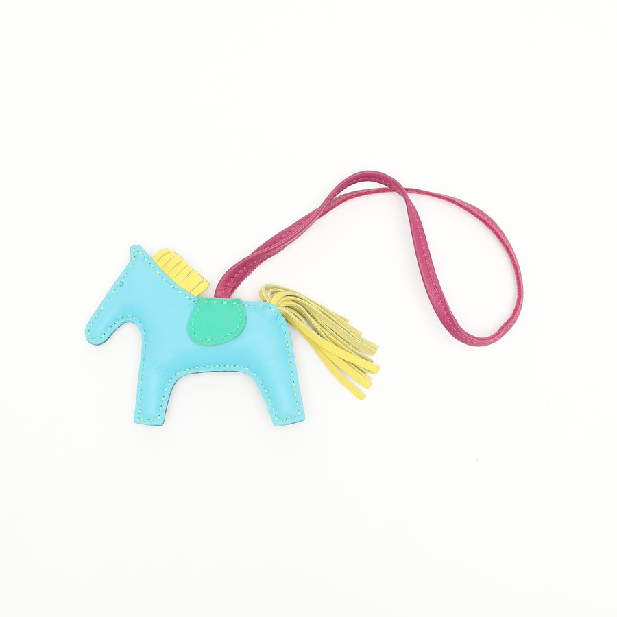 38945_189bb24a3e_file-square