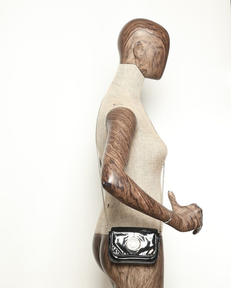 38953_5c00a68d49_file-full