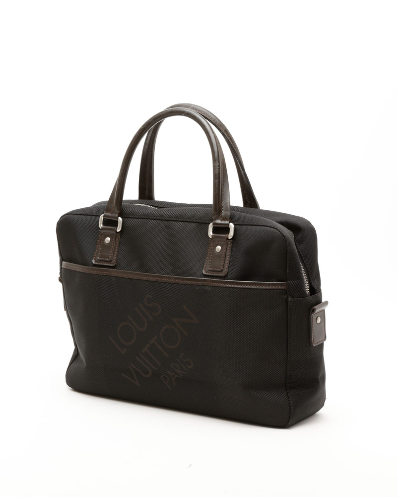 39398_0556a3652c_file-full