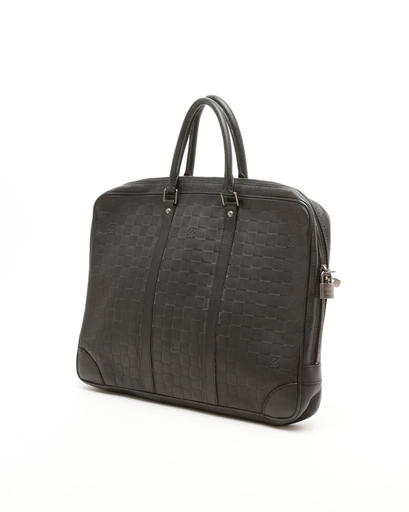 41610_4161190f45_file-full