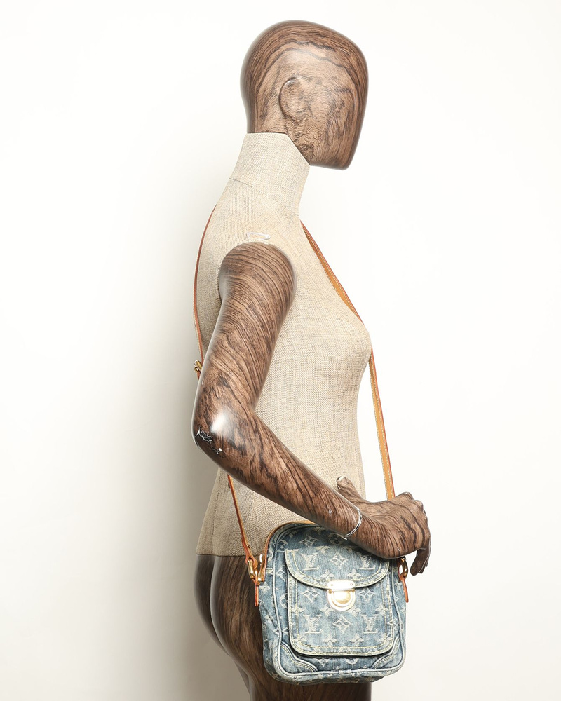 43879_8100e90858_file-full