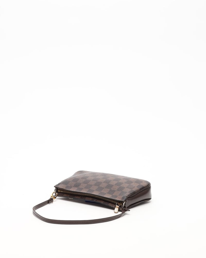 43991_859-19988_5-full