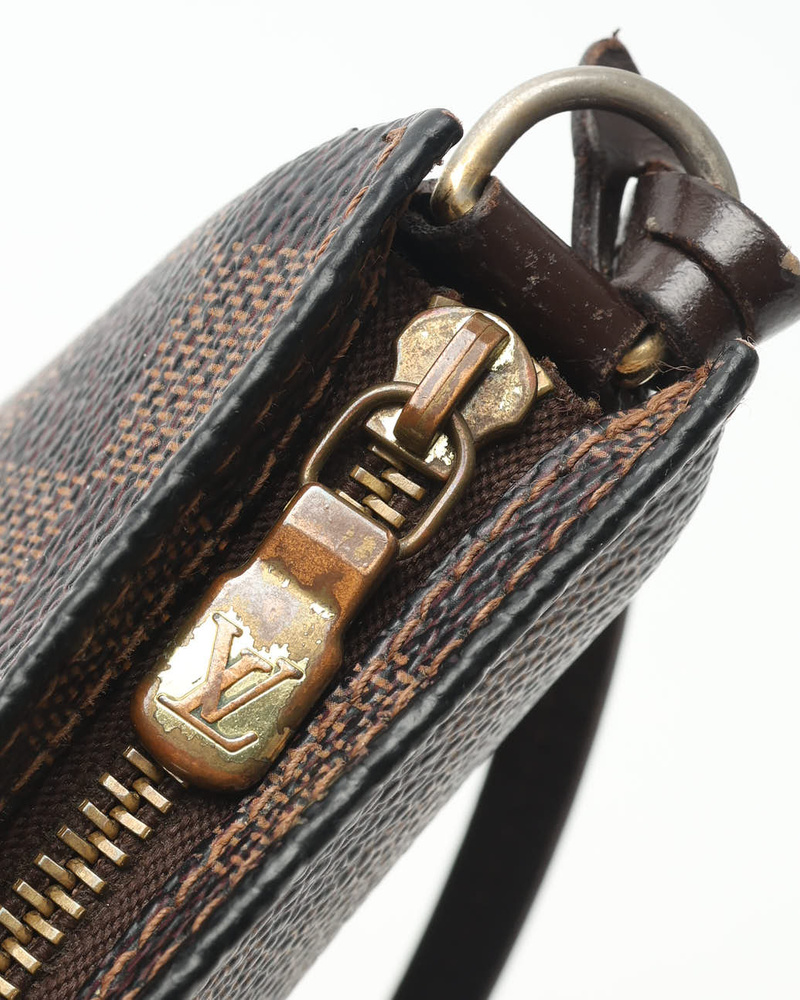 43991_859-19988_6-full