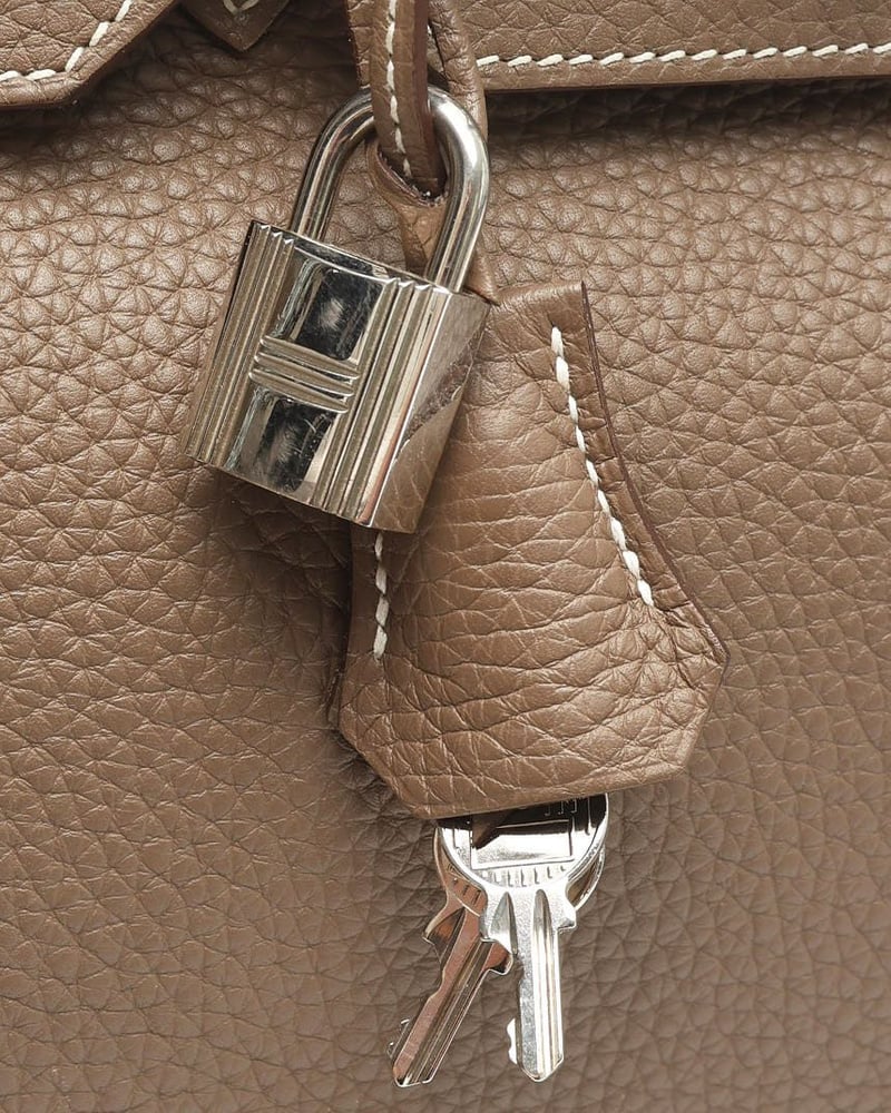 44106_9934608665_file-full