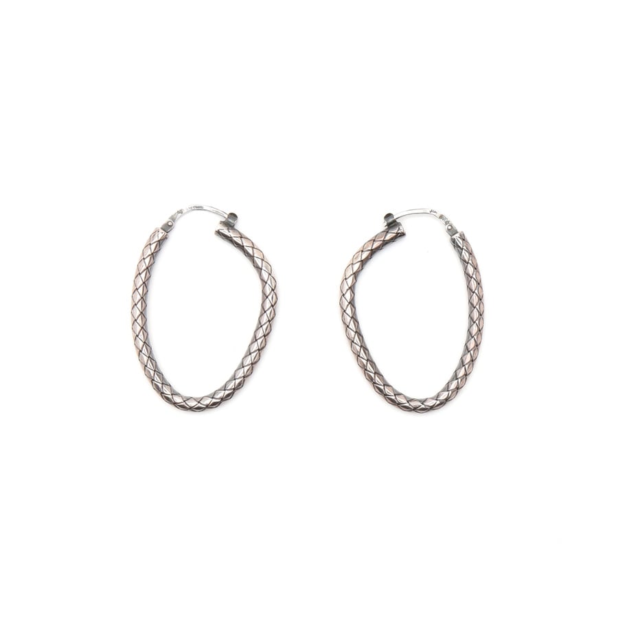 46117_2260002206017_2-square