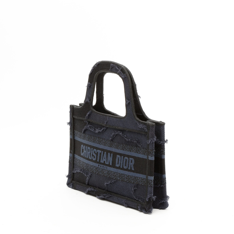 5638_a3760b1749-a2184874_2-square