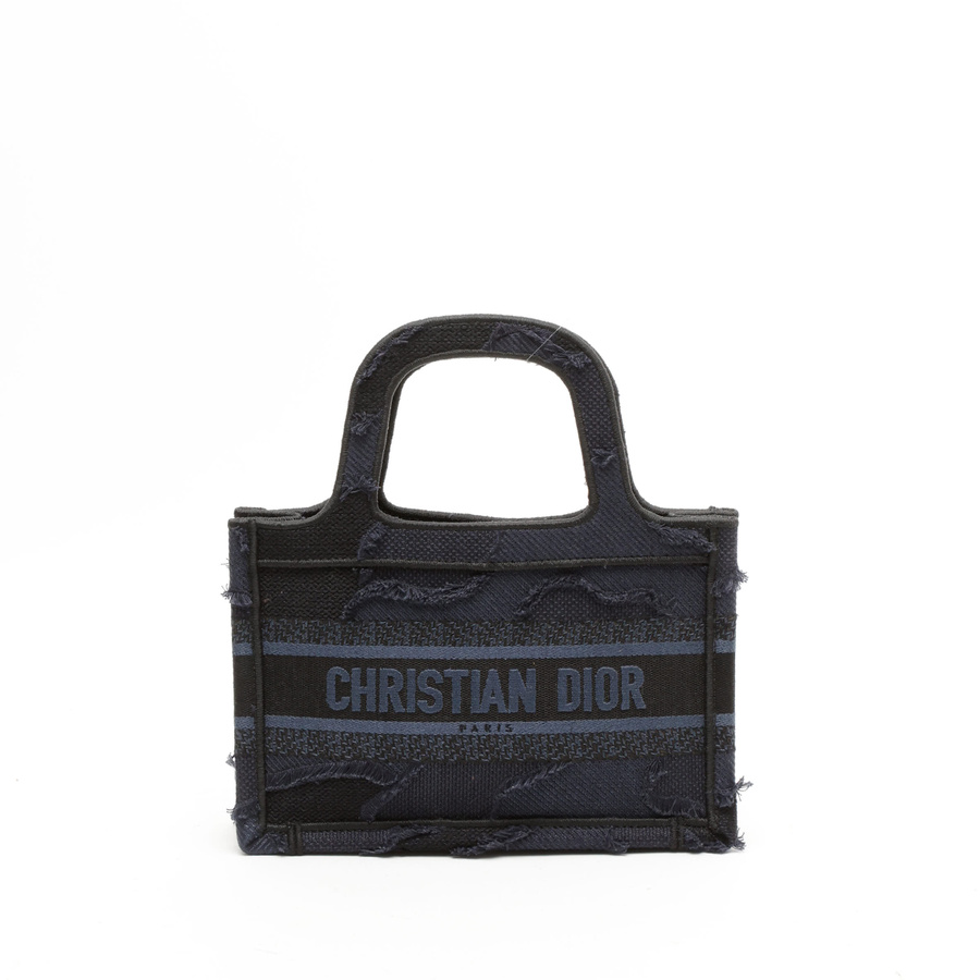 5638_b42f026aaa-a2184874_1-square