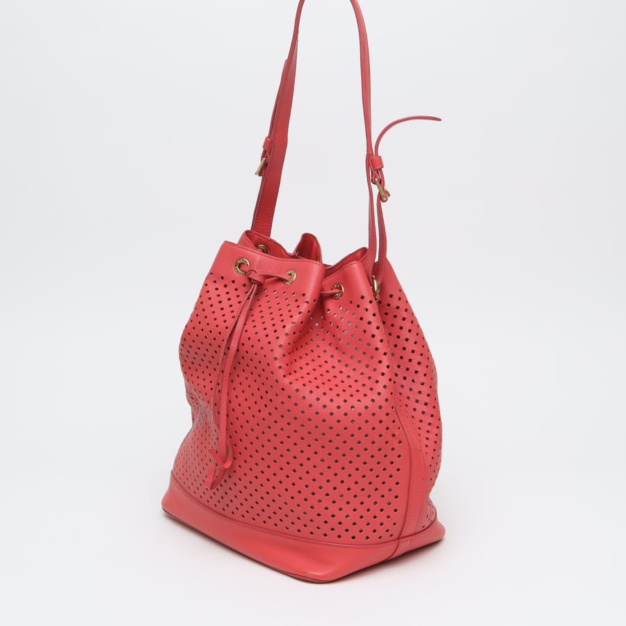 6353_b31a44ab69-ap042997-2-square